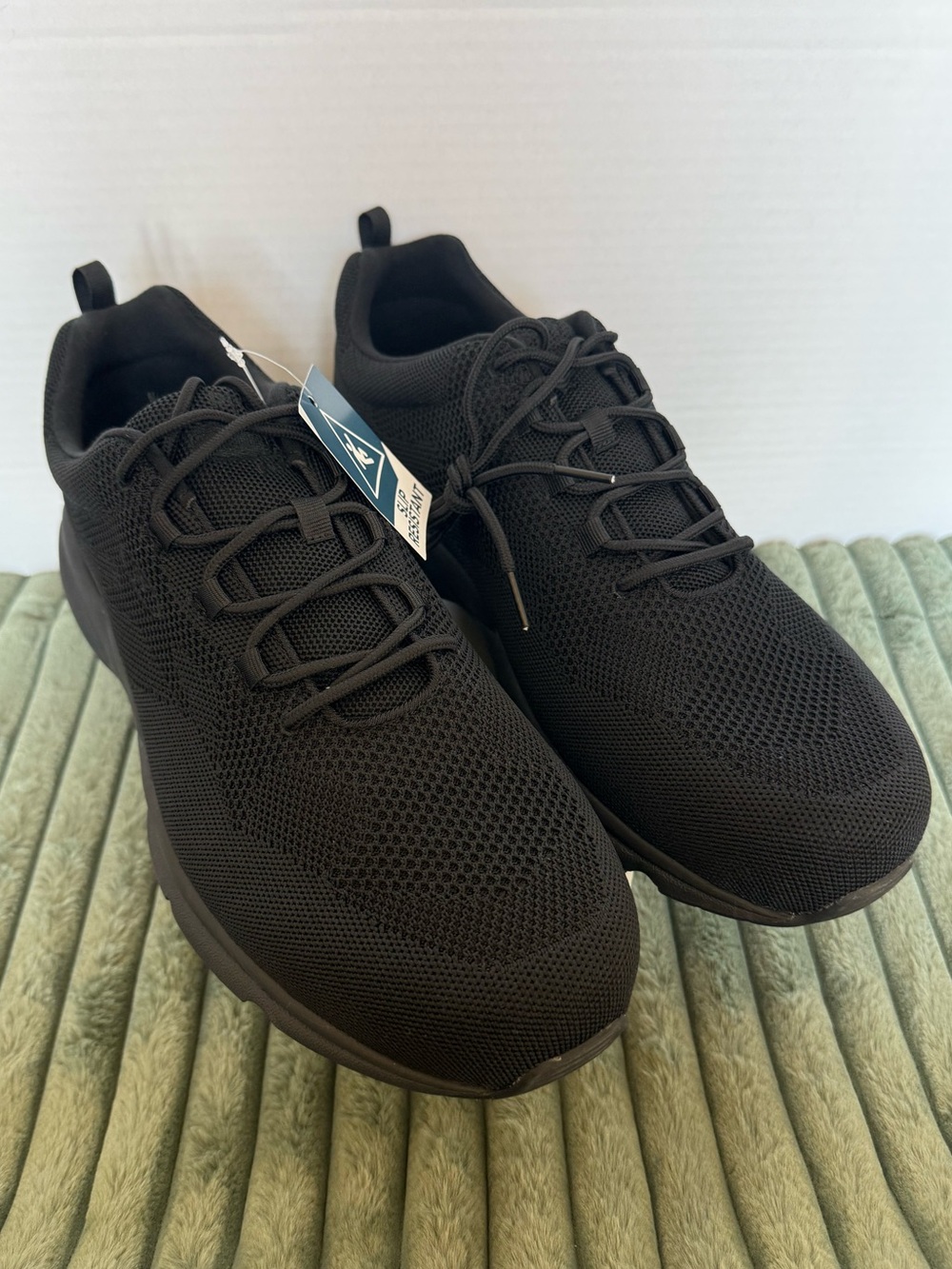 Propet Men's Black Mesh Athletic Sneakers